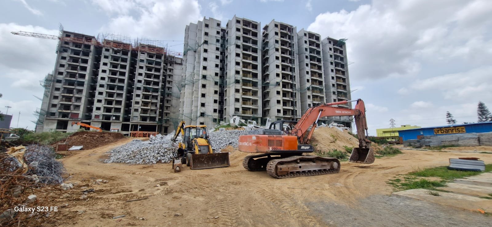 Concrete breaking with JCB